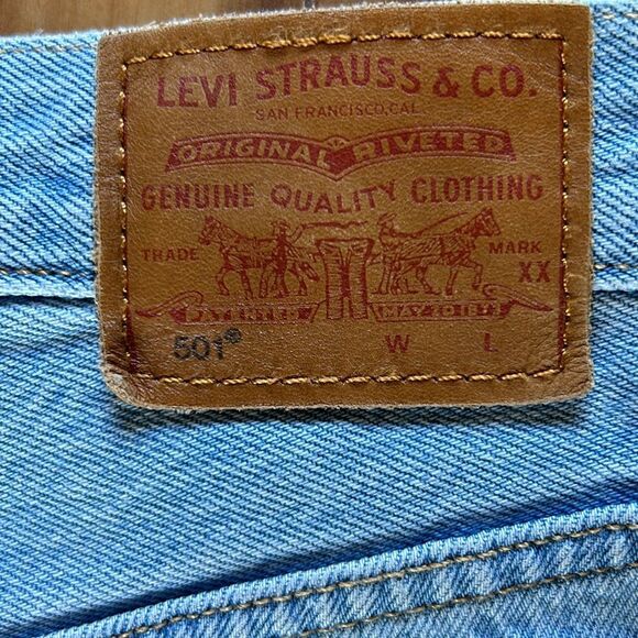 Levi’s Premium 501 Button Fly Jean Shorts - Picture 4 of 6